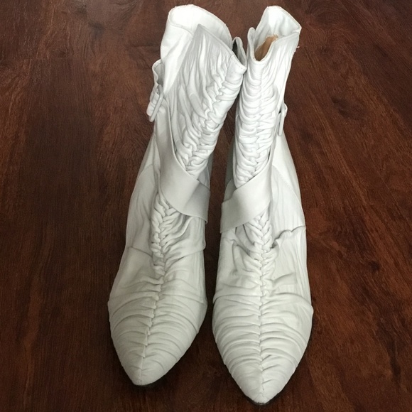 Leather boots - Picture 1 of 8